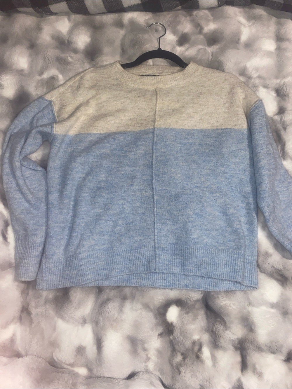 Colorblock Crewneck Sweater in Light Blue and Cream